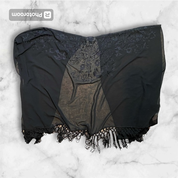 Lace shawl - Picture 4 of 4